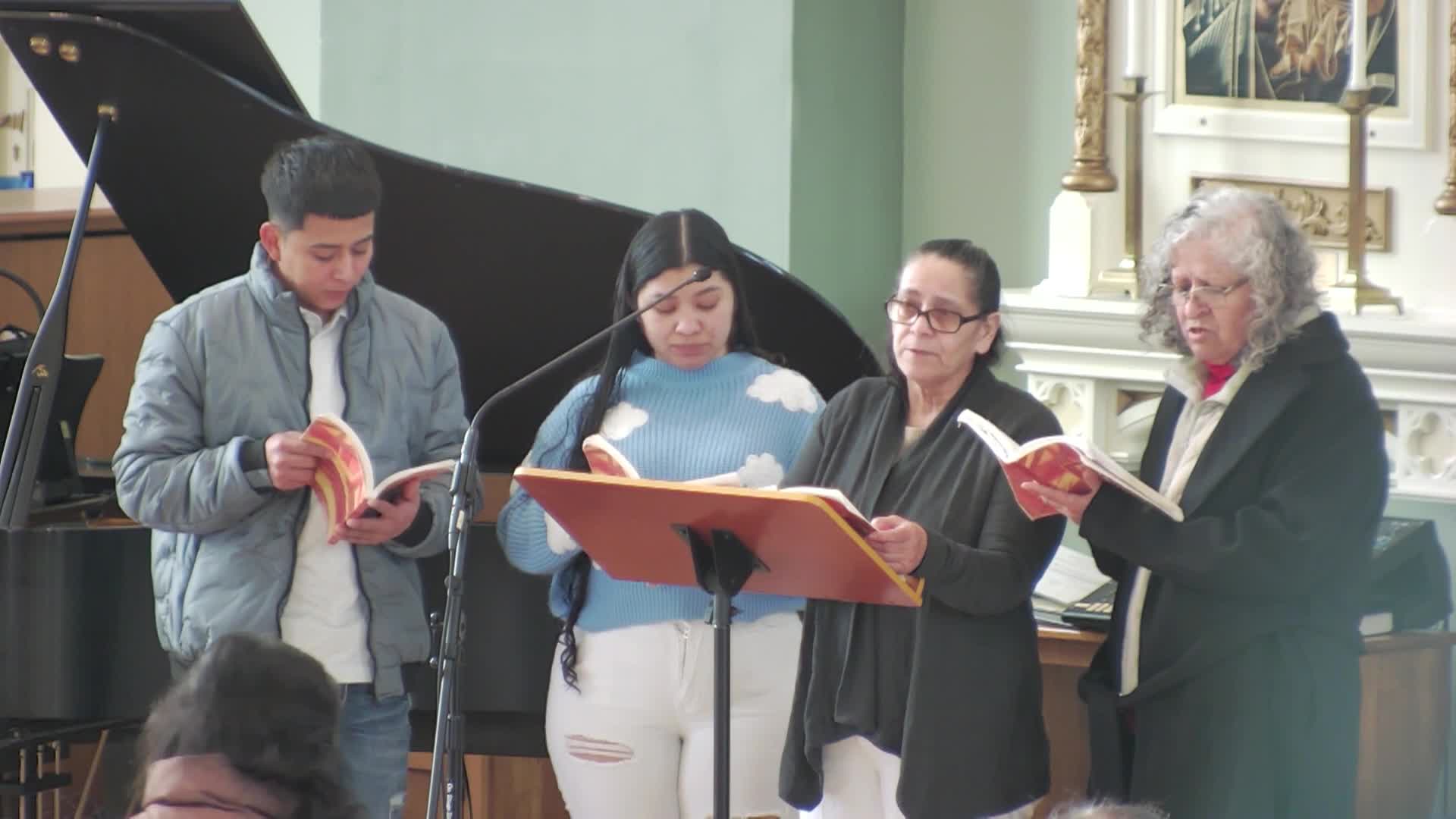 Holy Redeemer Catholic Church: Misa en español